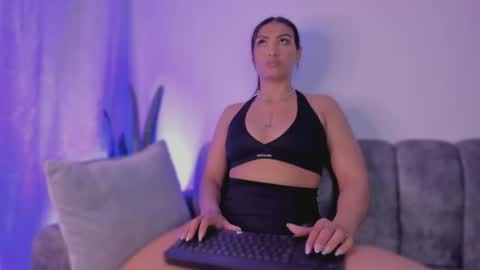 laya online show from April 22, 2:52 am