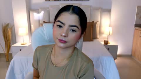 Layla Breezee online show from April 4, 10:14 am