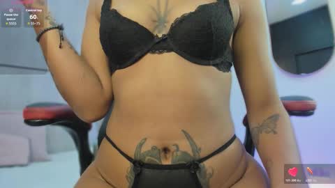 layla_clarke online show from February 16, 3:50 am