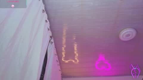 laylafoxy_tay online show from November 20, 3:51 am