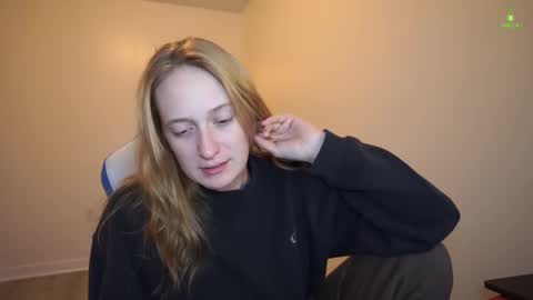 Layla Universe online show from November 19, 6:13 am