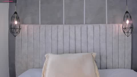    online show from January 25, 7:05 pm