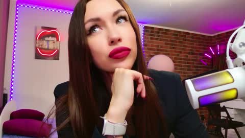 lea_loon online show from May 14, 2:12 pm