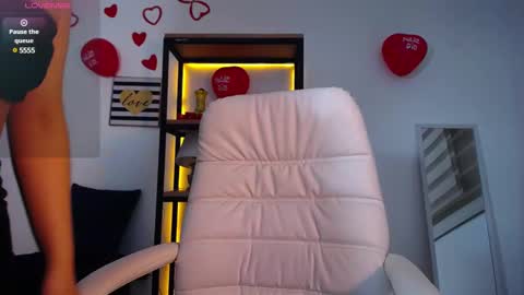 Lea Velle online show from March 1, 3:32 am