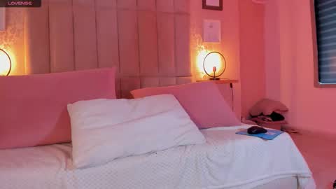 Leah online show from November 13, 2:49 pm