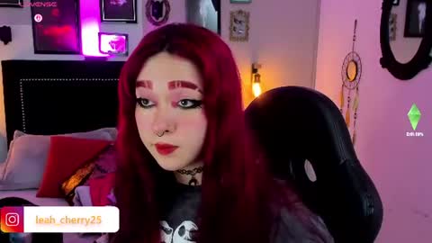 Leah online show from June 15, 7:47 pm