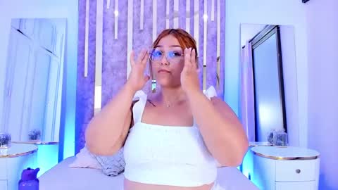 Leah  online show from February 24, 11:52 pm