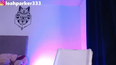 leahparker33 online show from June 26, 1:07 am