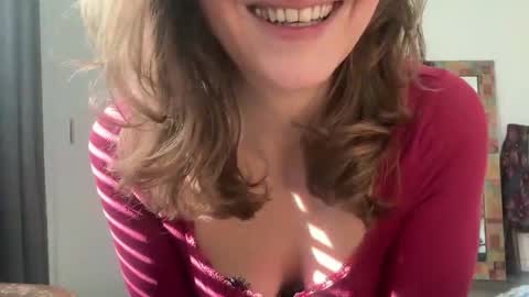 Leah Sparkles online show from February 2, 3:00 pm