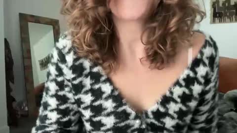 Leah Sparkles online show from November 24, 3:03 pm