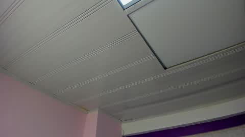 leamoreau__ online show from November 18, 11:55 am