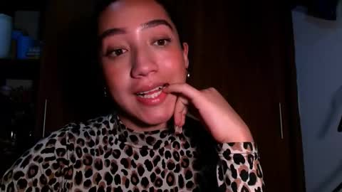 leanaalhub online show from November 29, 1:42 am