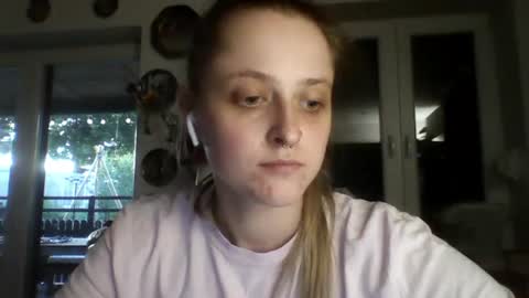 Lea online show from June 30, 7:24 pm