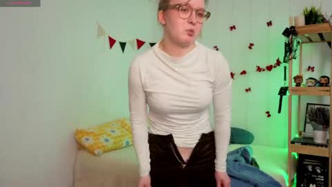 Ellie online show from May 2, 8:17 am