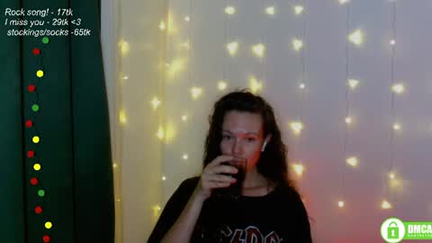 hey Im Leia and I love rock  online show from June 14, 7:25 pm