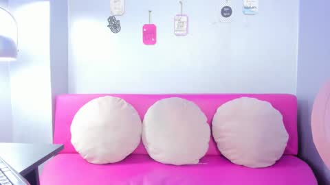 LEIGH ANGELS online show from February 12, 8:07 pm