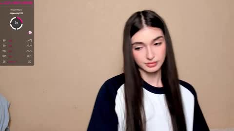 Leila online show from March 16, 2:54 pm