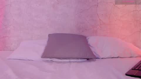 Leila online show from November 20, 9:27 pm