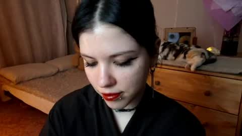 Mia online show from April 22, 2:47 pm