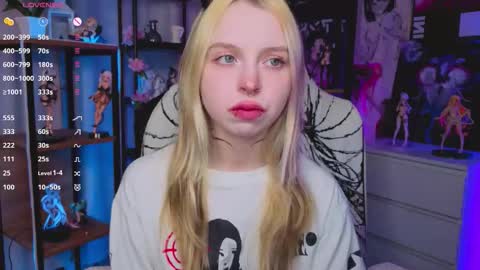 Leila online show from November 23, 4:08 pm