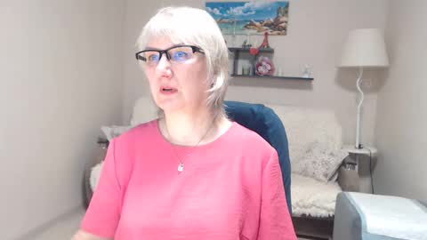 Leila Kinky online show from March 28, 12:15 pm