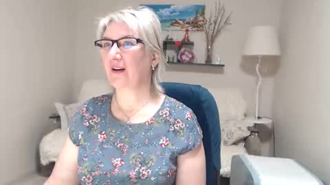 Leila Kinky online show from March 10, 5:33 am