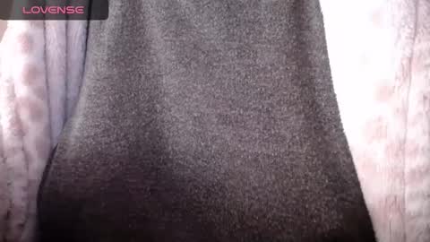 lenagolden online show from September 30, 9:15 am