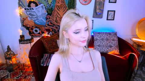 leonastone online show from October 4, 5:28 pm