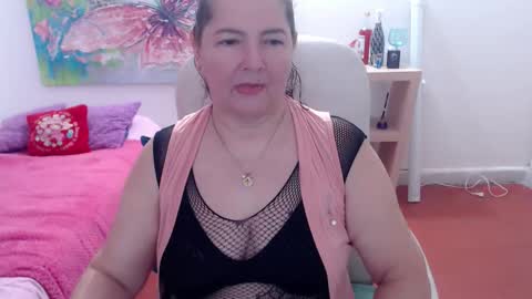 leonela   online show from January 14, 3:00 am