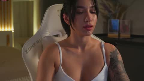 Leora online show from October 11, 5:26 pm