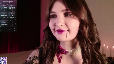 Nicole Moore online show from October 30, 3:57 pm