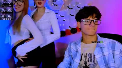 leslie_bird online show from October 30, 1:12 pm