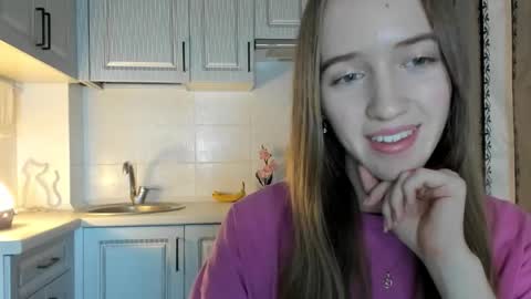  LESLIE   online show from November 19, 8:20 pm