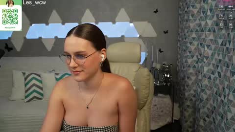 LeslieKorfs online show from February 19, 10:53 pm