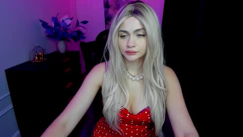 lesliemineg online show from September 16, 11:40 am