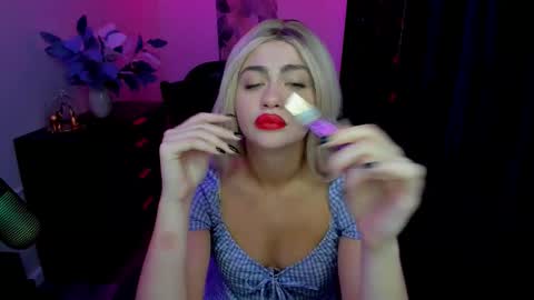 lesliemineg online show from November 5, 12:32 pm