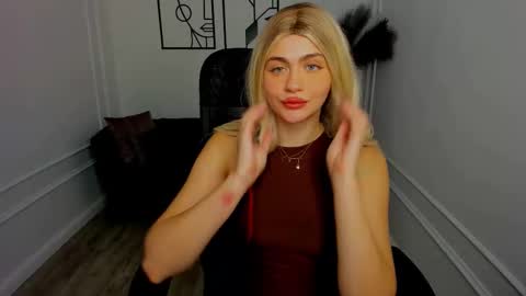 lesliemineg online show from October 2, 12:43 pm