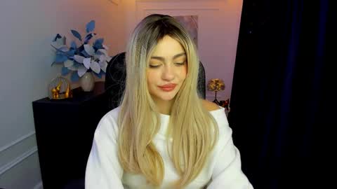 lesliemineg online show from November 23, 7:59 pm