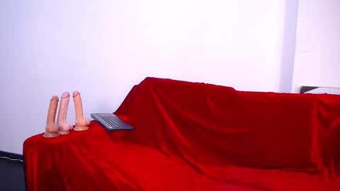 LESLY online show from March 17, 2:10 pm