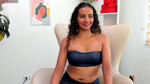 Lesly  online show from January 8, 8:07 pm