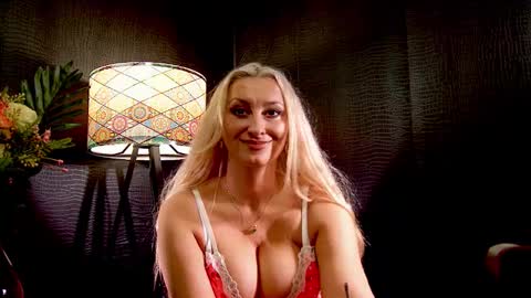 leticiareys online show from October 18, 11:24 am