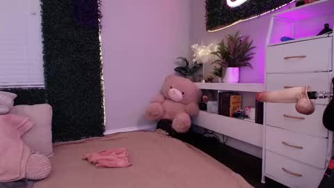 Lexi Smith online show from February 19, 12:16 pm