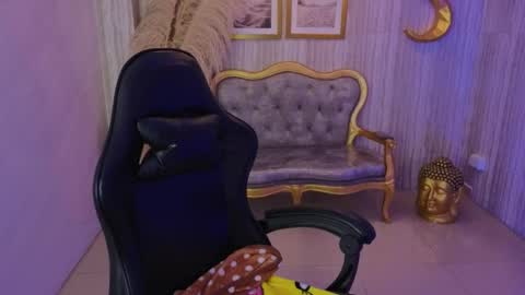 Lexie  online show from April 1, 8:17 pm