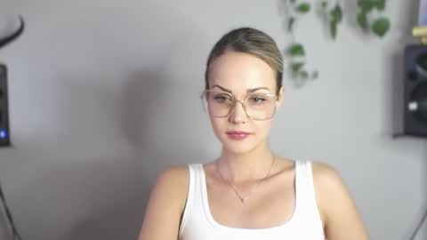 Lexie online show from February 12, 2:55 pm