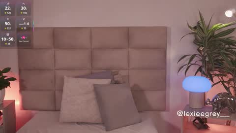 Lexie  online show from March 25, 12:08 pm