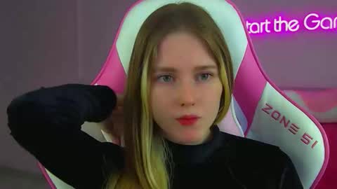 Lexi online show from November 25, 6:48 am