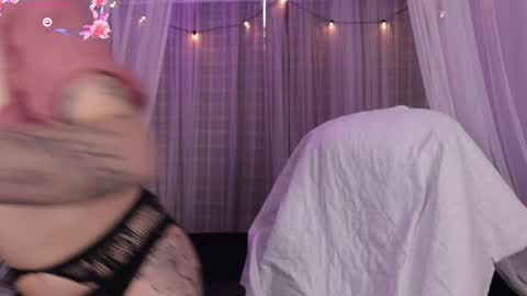 lexirouge           online show from March 10, 8:24 pm