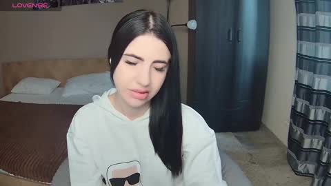 lexyswett online show from March 10, 1:43 pm