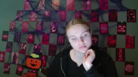 Leyla online show from October 17, 7:11 am