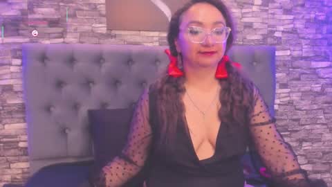 Leyla smithh online show from November 13, 12:26 pm